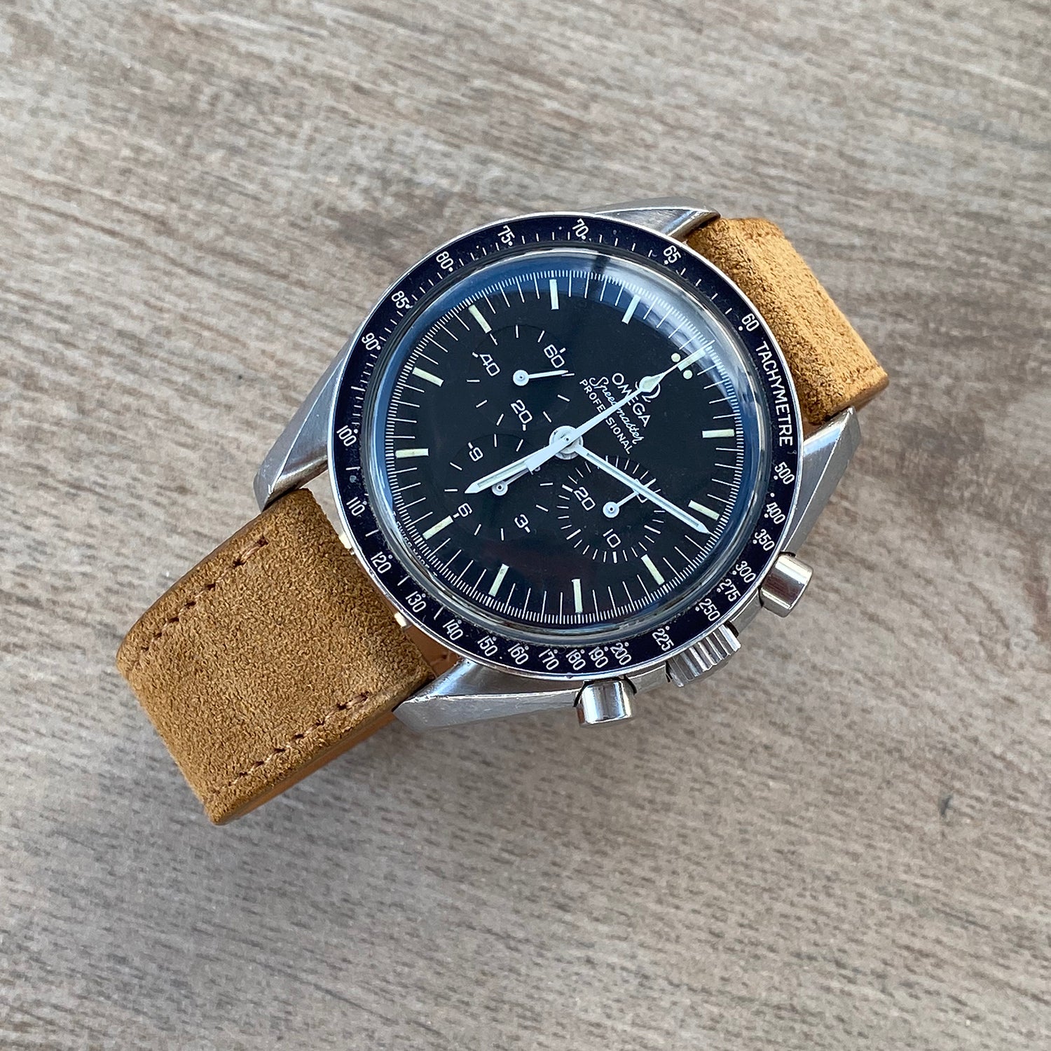 Omega speedmaster hot sale suede strap