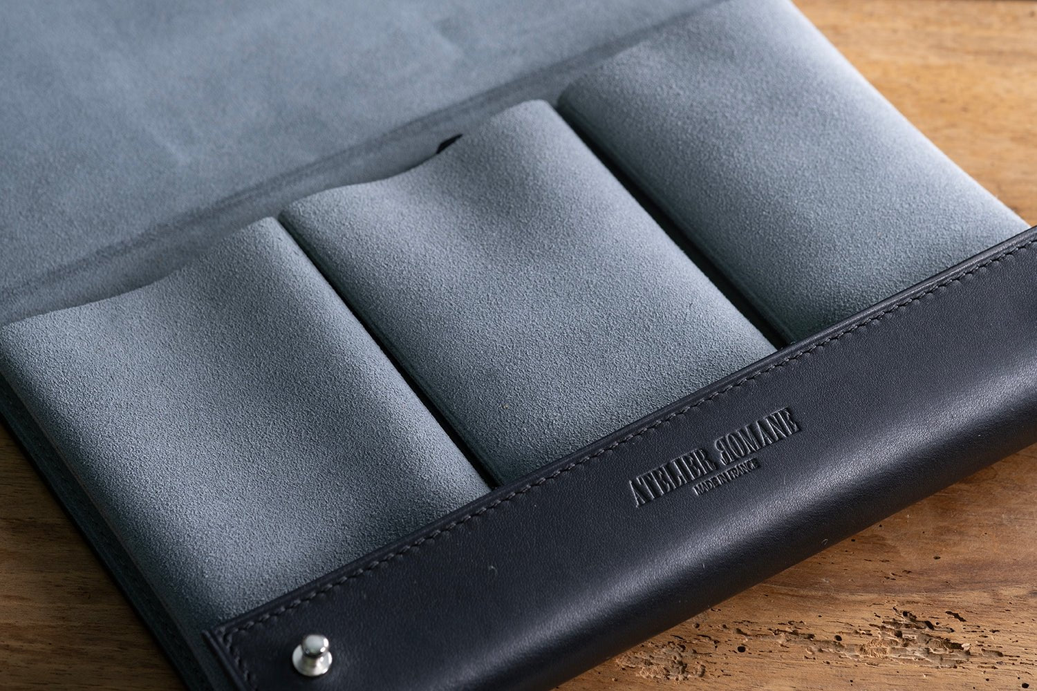 3 Slots watch wallet black  - Atelier romane