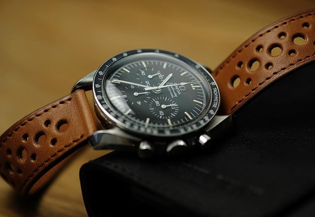 Omega deals rally strap